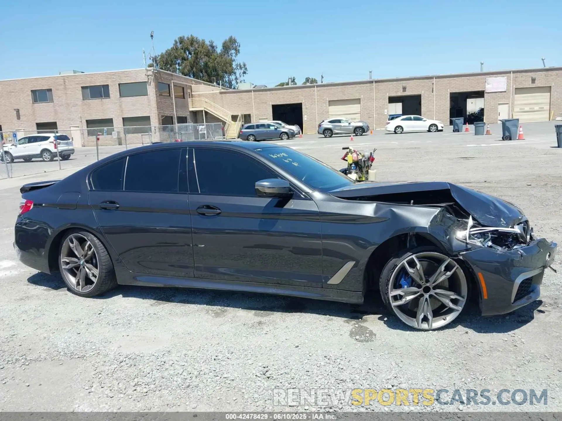 12 Photograph of a damaged car WBAJS7C07LBN96264 BMW M550I 2020