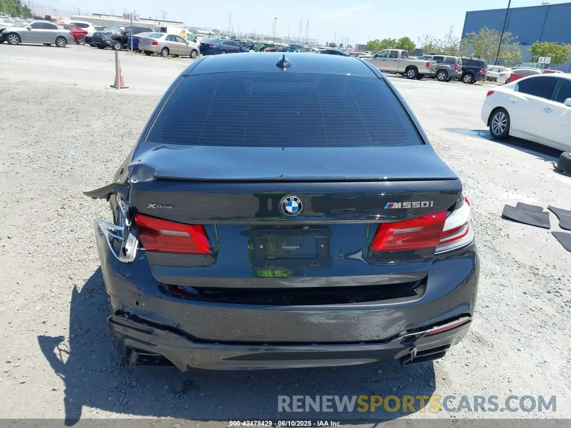 15 Photograph of a damaged car WBAJS7C07LBN96264 BMW M550I 2020