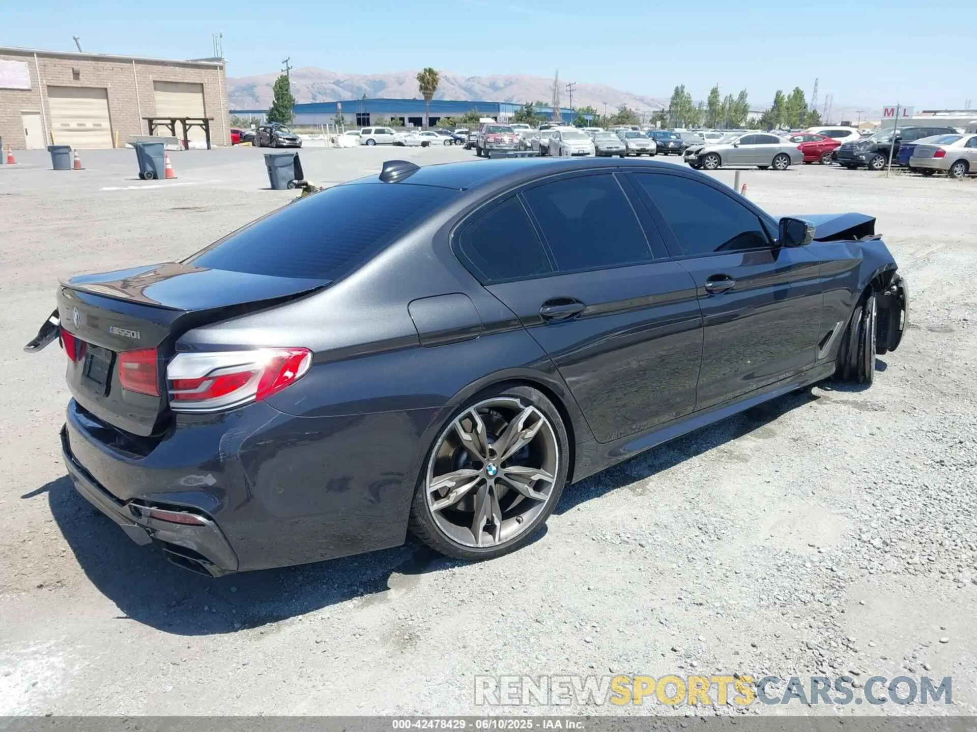 4 Photograph of a damaged car WBAJS7C07LBN96264 BMW M550I 2020