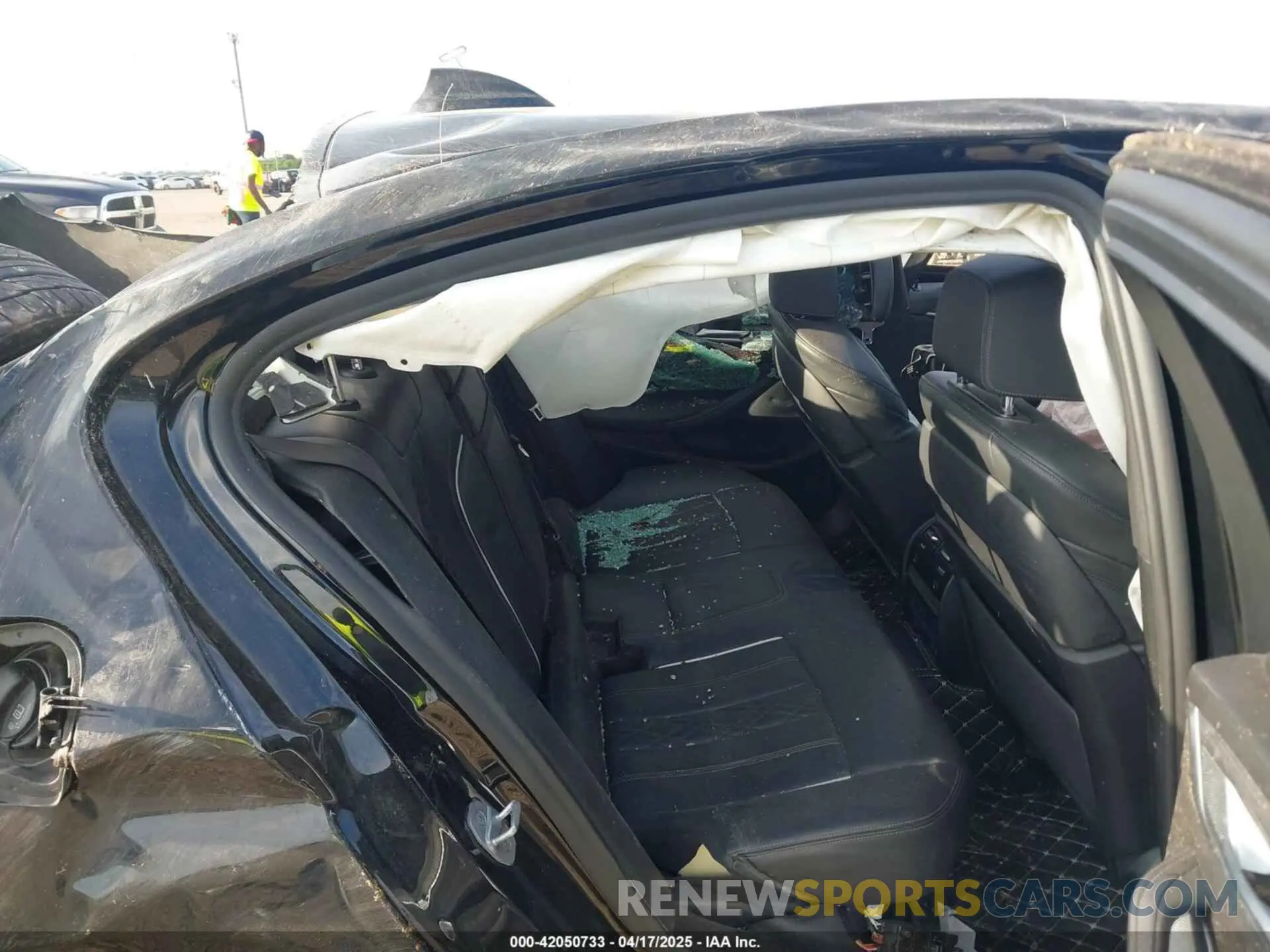 8 Photograph of a damaged car WBA13BK0XMCF98624 BMW M550I 2021