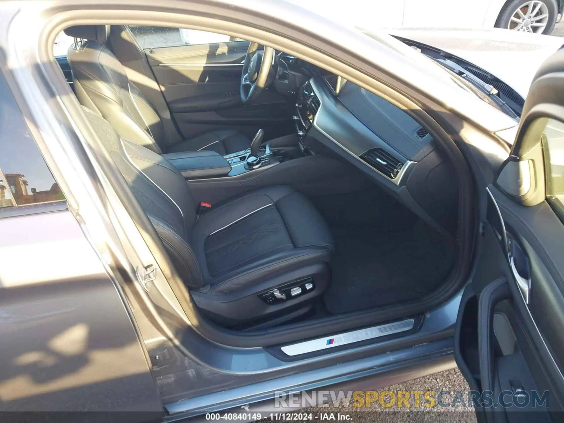 5 Photograph of a damaged car WBA13BK0XMCG26552 BMW M550I 2021