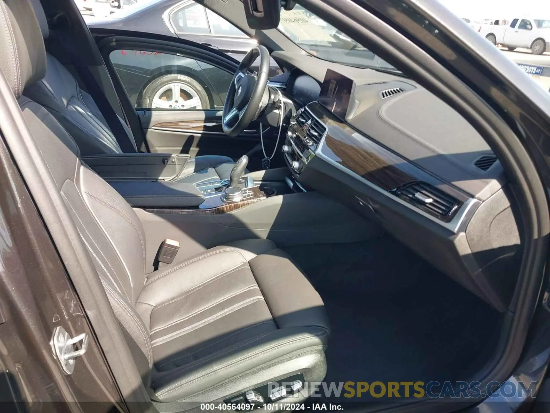 5 Photograph of a damaged car WBAJB9C57KB288775 BMW M550XI 2019