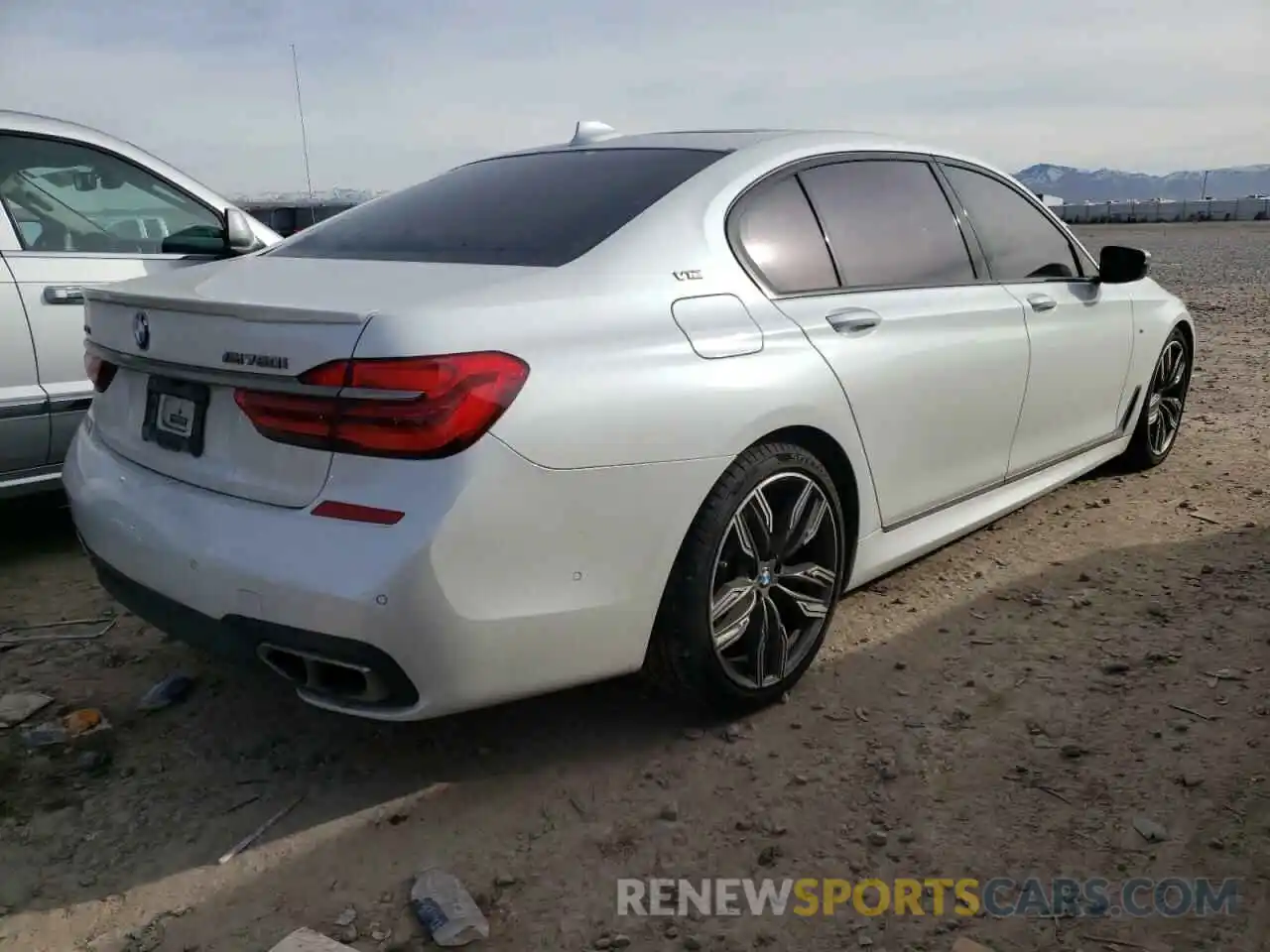 4 Photograph of a damaged car WBA7H6C58KG615050 BMW M7 2019