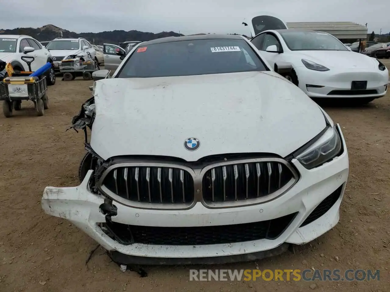 5 Photograph of a damaged car WBABC4C54KBJ35615 BMW M8 2019