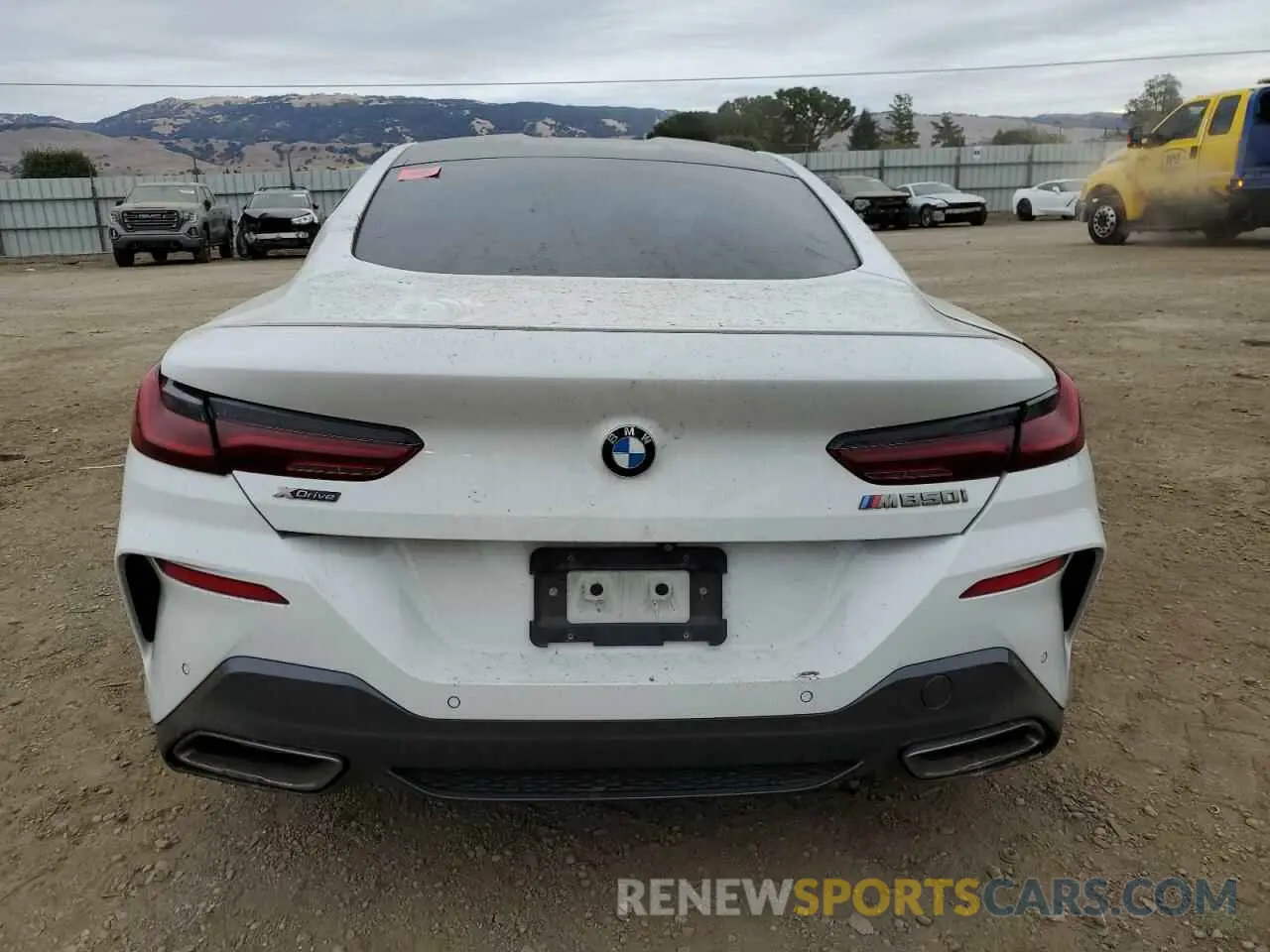 6 Photograph of a damaged car WBABC4C54KBJ35615 BMW M8 2019