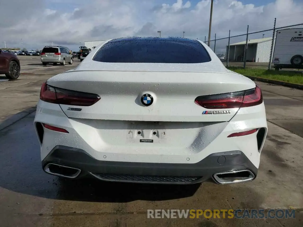 6 Photograph of a damaged car WBABC4C54KBJ35758 BMW M8 2019