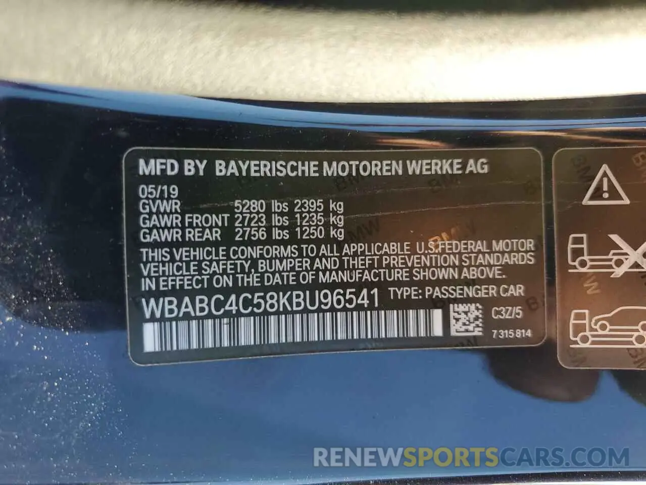 12 Photograph of a damaged car WBABC4C58KBU96541 BMW M8 2019