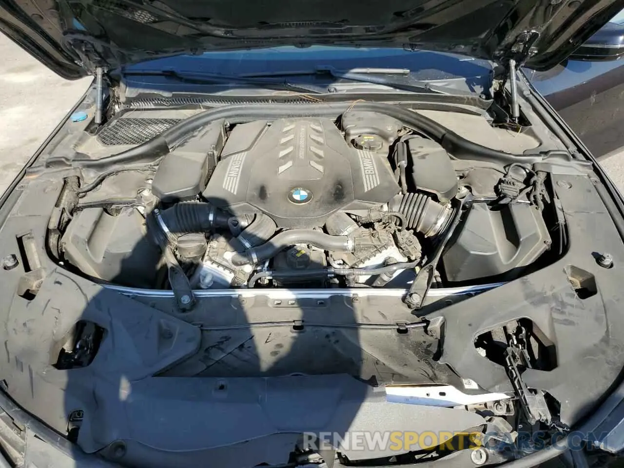 11 Photograph of a damaged car WBABC4C58KBU96801 BMW M8 2019