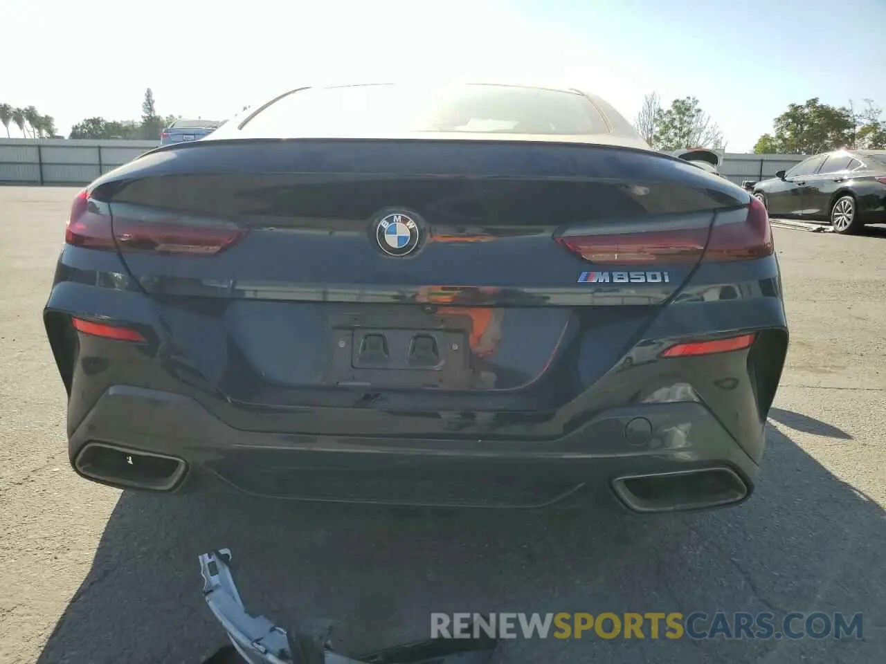6 Photograph of a damaged car WBABC4C58KBU96801 BMW M8 2019
