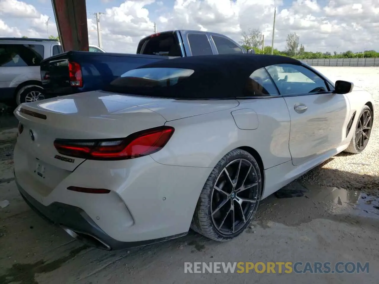 4 Photograph of a damaged car WBAFY4C50KBX29573 BMW M8 2019