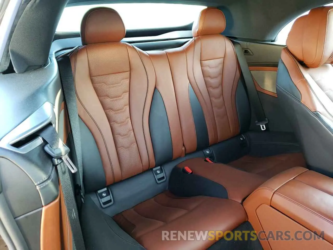 6 Photograph of a damaged car WBAFY4C51KBJ99095 BMW M8 2019