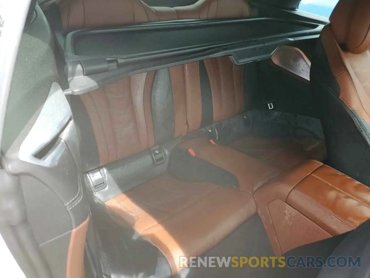 6 Photograph of a damaged car WBAFY4C55KBX38852 BMW M8 2019