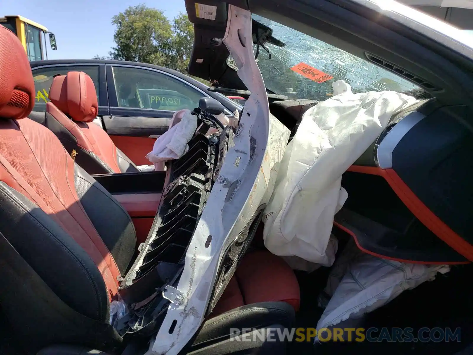 5 Photograph of a damaged car WBAFY4C55KBX39385 BMW M8 2019