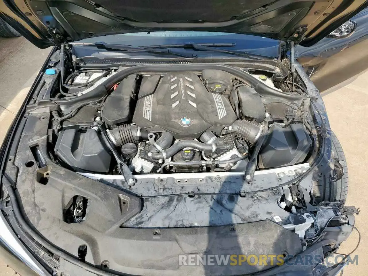 11 Photograph of a damaged car WBAFY4C5XKBX29810 BMW M8 2019