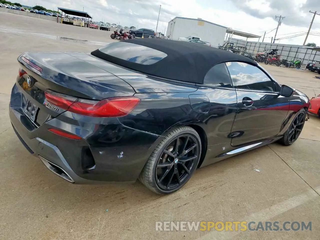 3 Photograph of a damaged car WBAFY4C5XKBX29810 BMW M8 2019