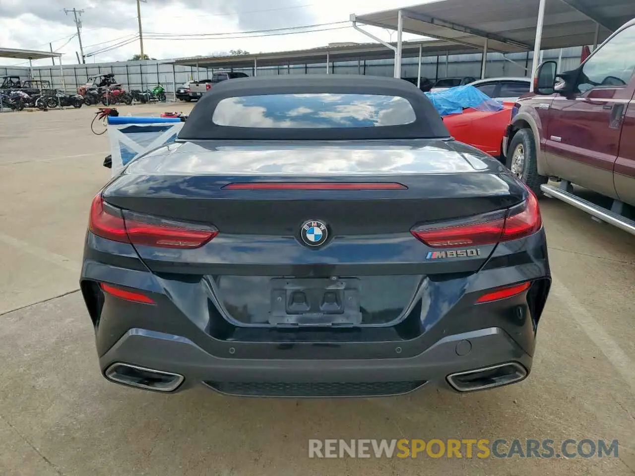 6 Photograph of a damaged car WBAFY4C5XKBX29810 BMW M8 2019