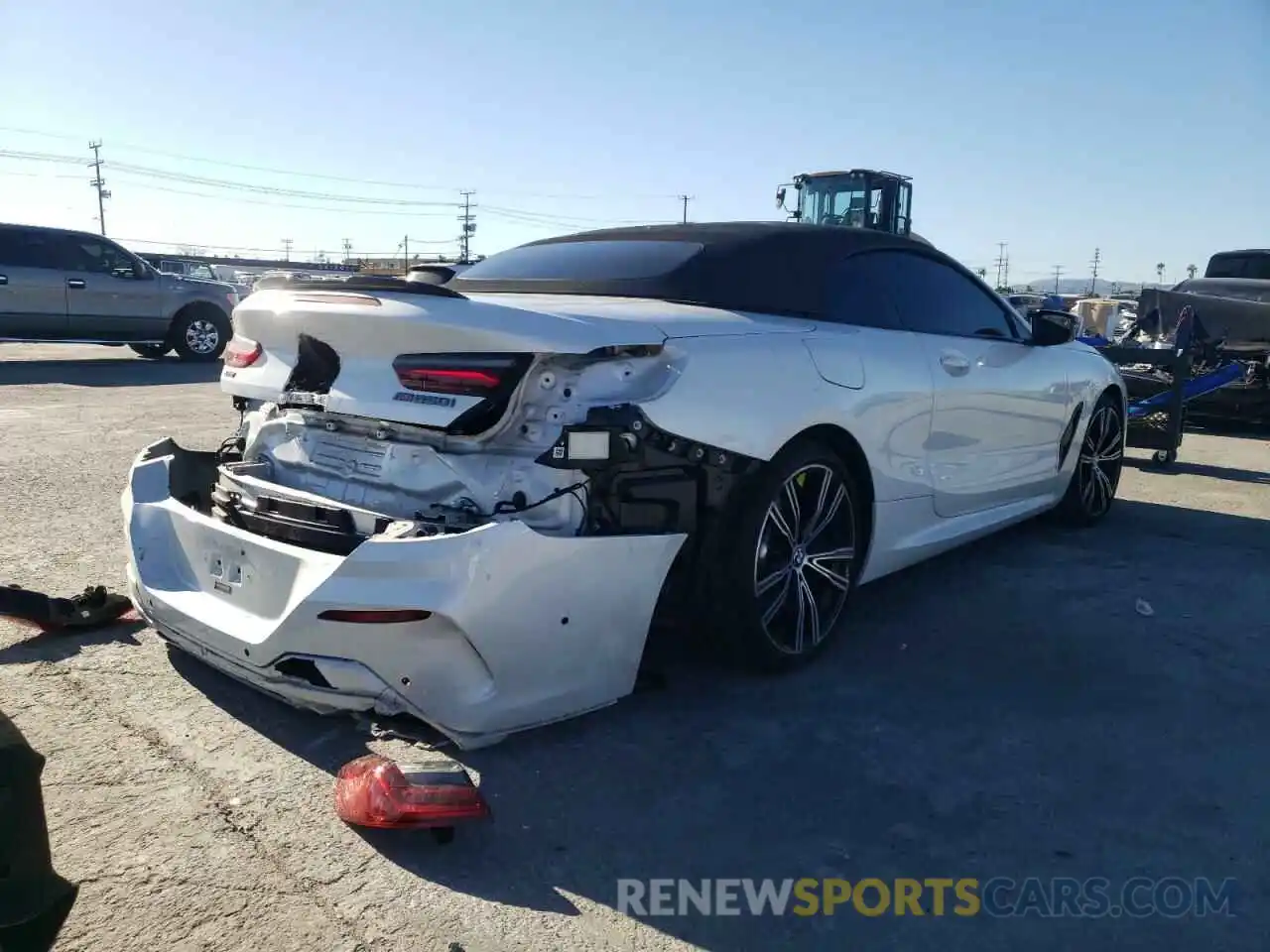 4 Photograph of a damaged car WBAFY4C5XKBX39026 BMW M8 2019