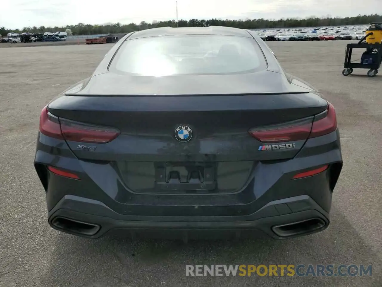 6 Photograph of a damaged car WBABC4C09LCE07496 BMW M8 2020