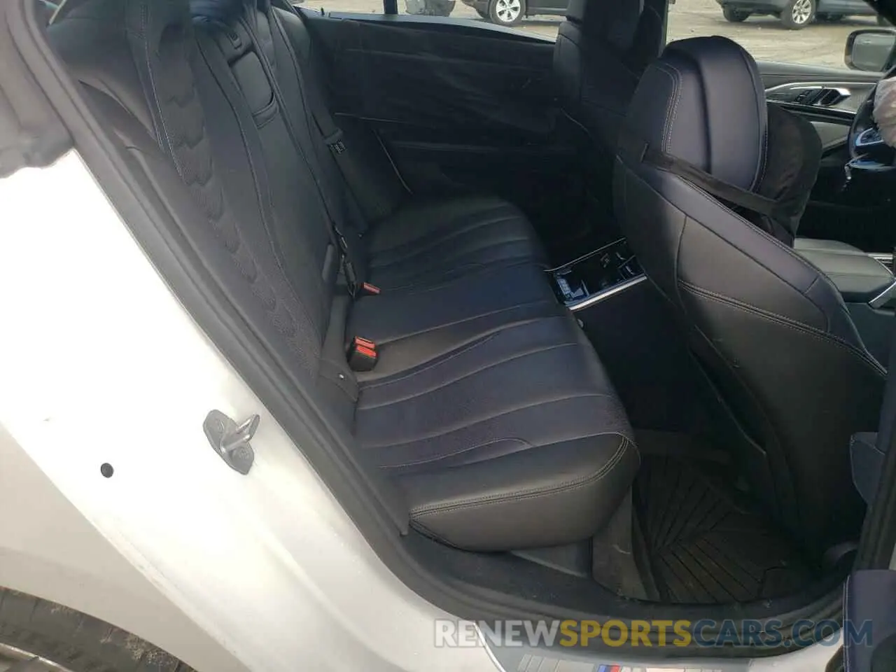 11 Photograph of a damaged car WBAGV8C01LBP48692 BMW M8 2020