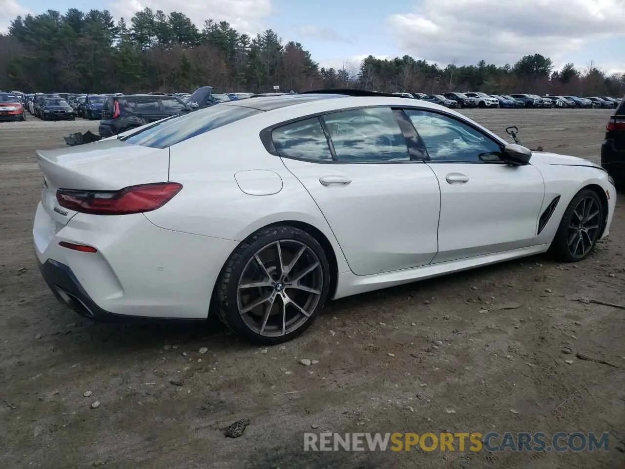 3 Photograph of a damaged car WBAGV8C01LBP48692 BMW M8 2020