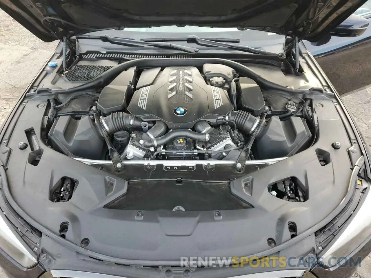 11 Photograph of a damaged car WBAGV8C02LCD71173 BMW M8 2020