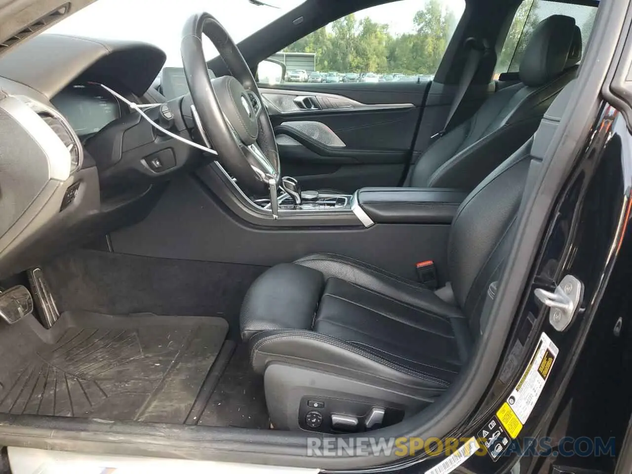 7 Photograph of a damaged car WBAGV8C02LCD71173 BMW M8 2020
