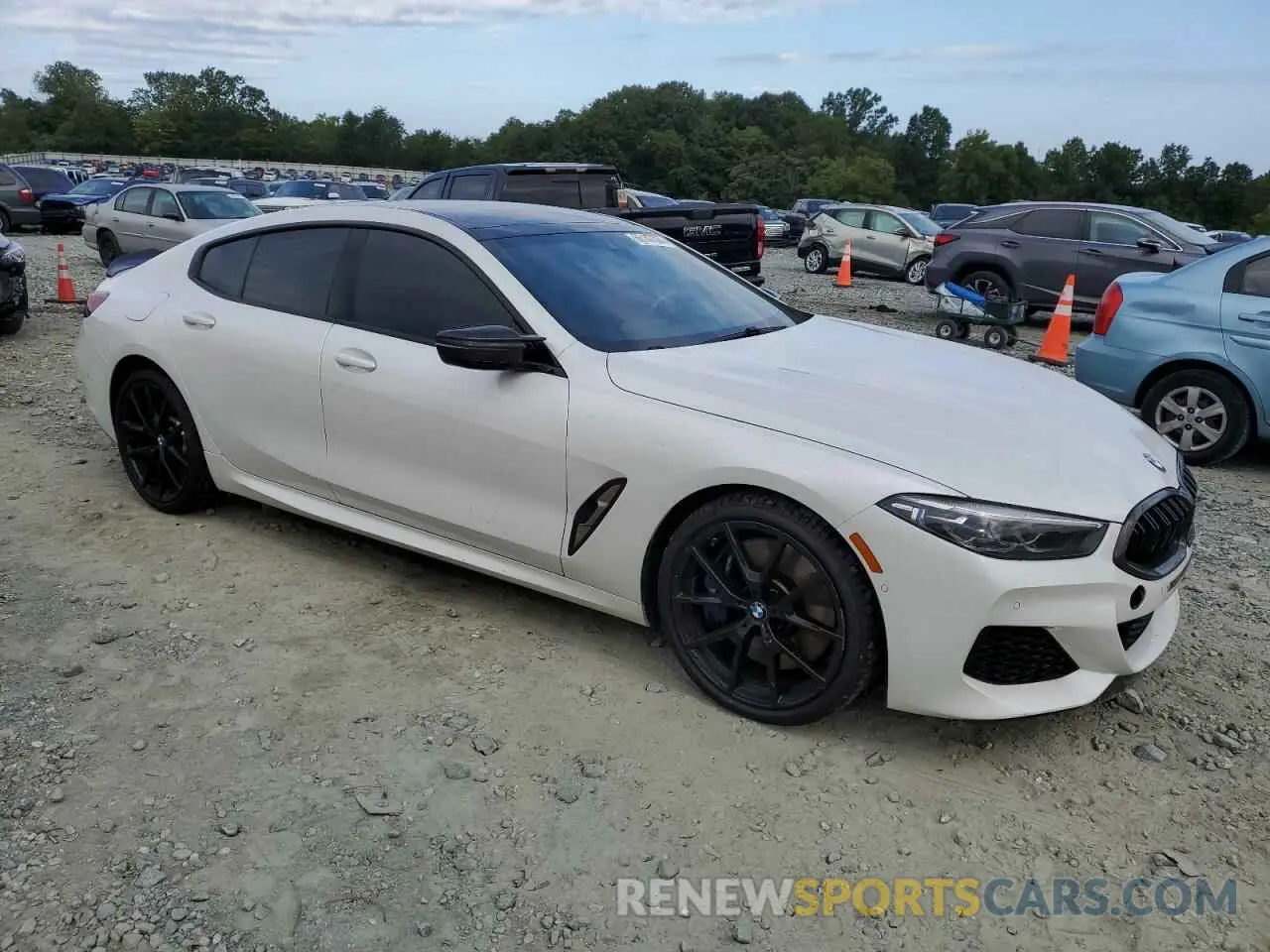 4 Photograph of a damaged car WBAGV8C02LCE26317 BMW M8 2020