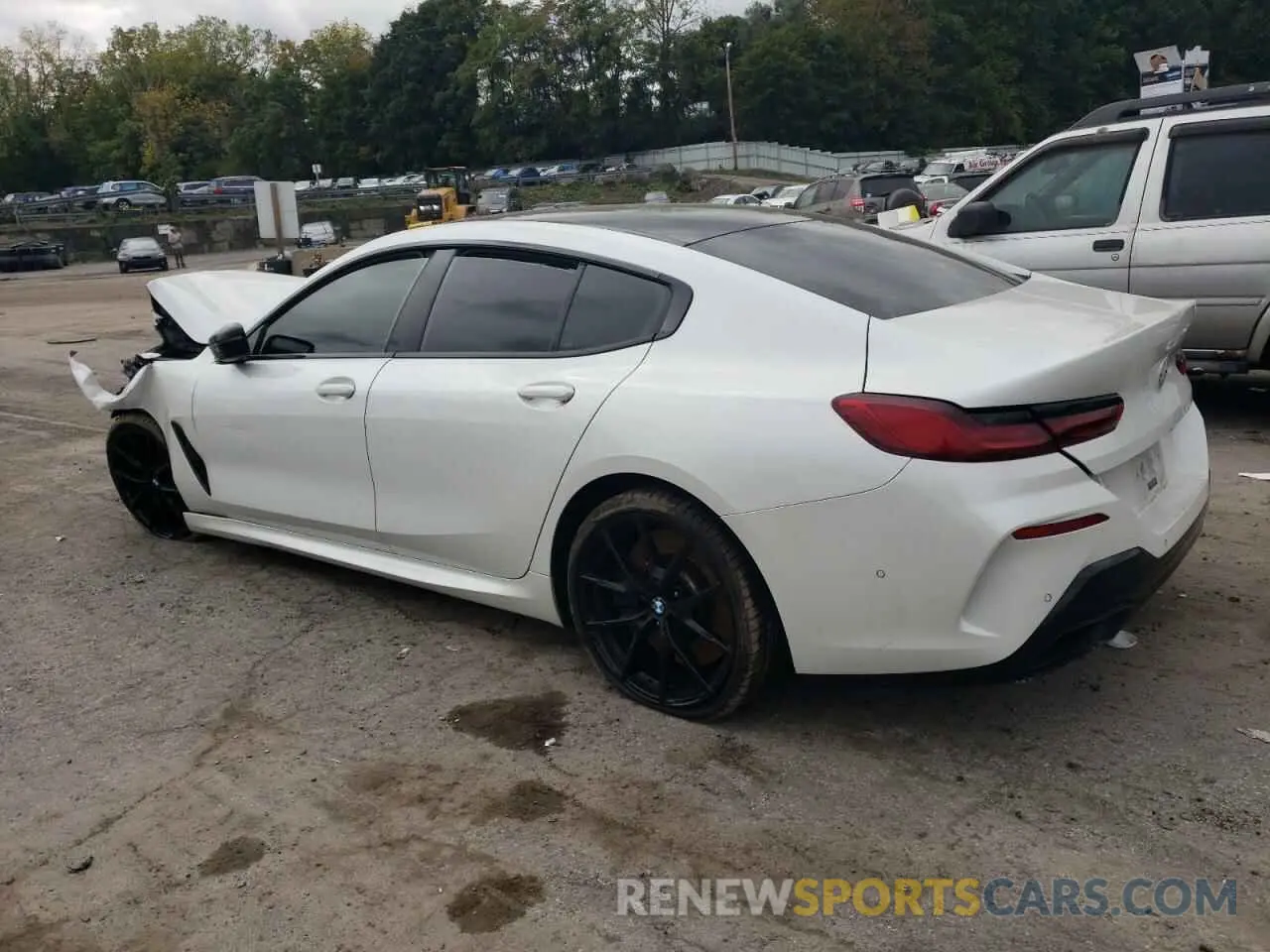 2 Photograph of a damaged car WBAGV8C03LBP48760 BMW M8 2020