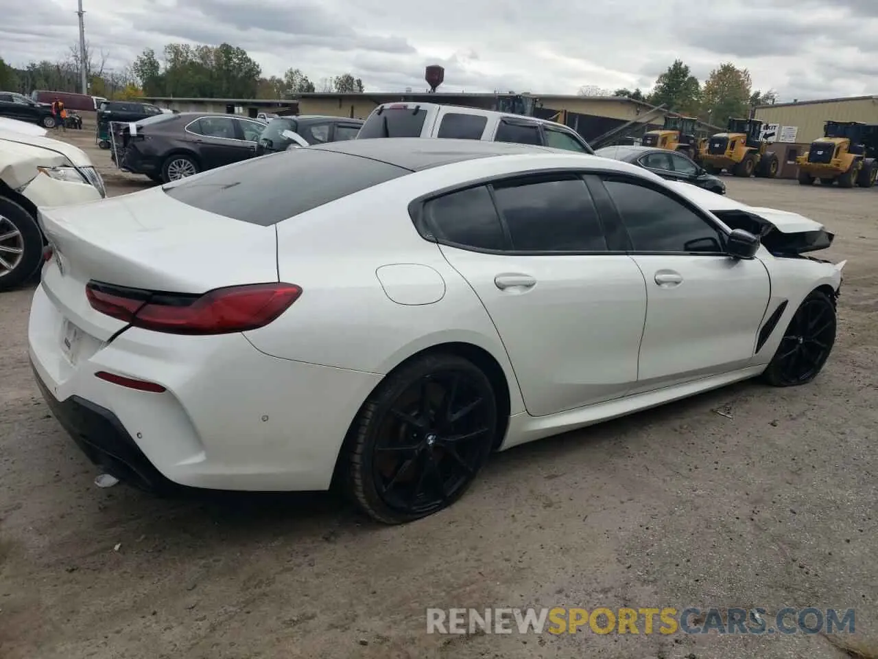 3 Photograph of a damaged car WBAGV8C03LBP48760 BMW M8 2020