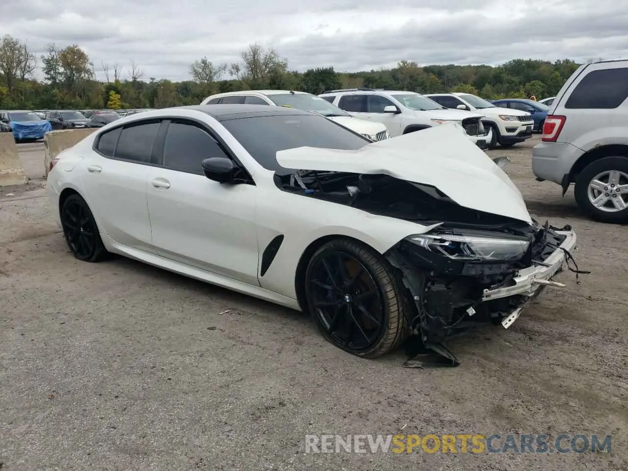 4 Photograph of a damaged car WBAGV8C03LBP48760 BMW M8 2020
