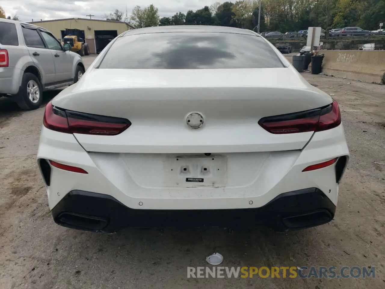 6 Photograph of a damaged car WBAGV8C03LBP48760 BMW M8 2020