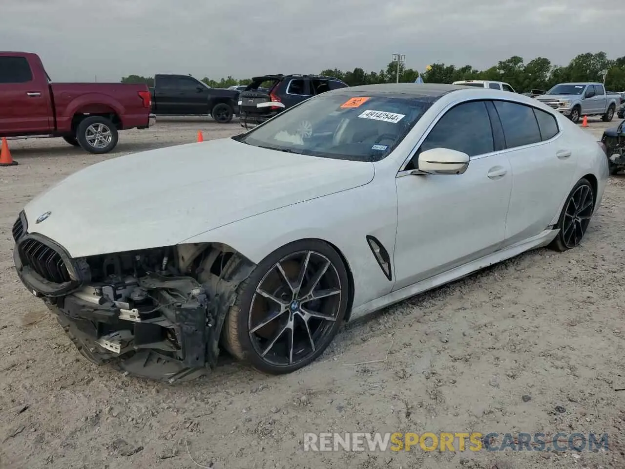 1 Photograph of a damaged car WBAGV8C05LCD42136 BMW M8 2020