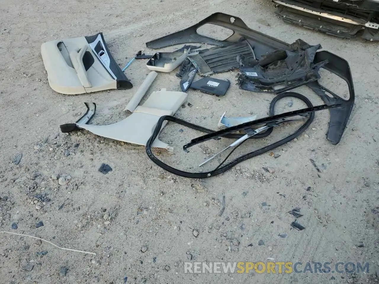 12 Photograph of a damaged car WBAGV8C05LCD42136 BMW M8 2020