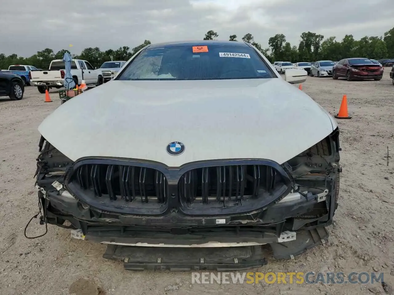 5 Photograph of a damaged car WBAGV8C05LCD42136 BMW M8 2020