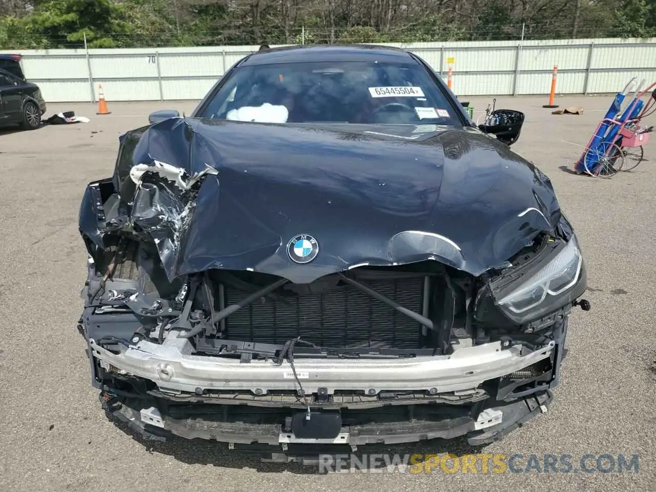 5 Photograph of a damaged car WBAGV8C07LBP48826 BMW M8 2020