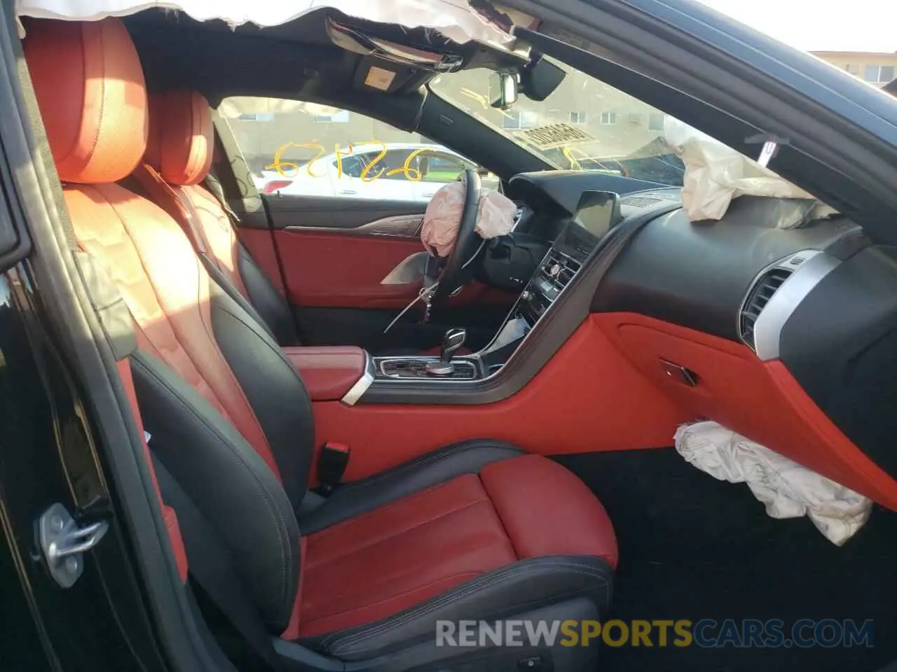 5 Photograph of a damaged car WBAGV8C09LBP48715 BMW M8 2020