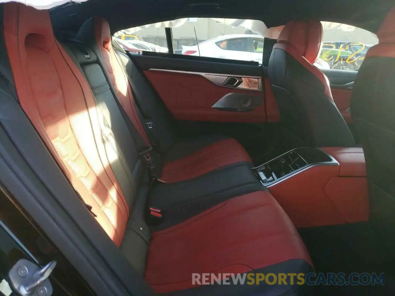 6 Photograph of a damaged car WBAGV8C09LBP48715 BMW M8 2020