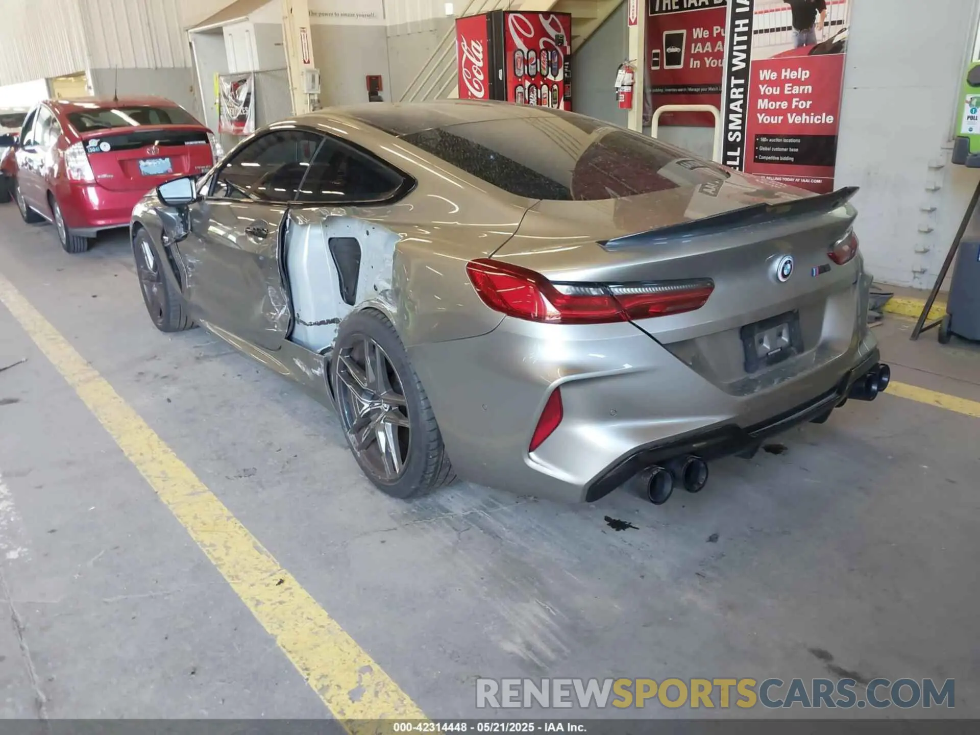 3 Photograph of a damaged car WBSAE0C05LCD60459 BMW M8 2020