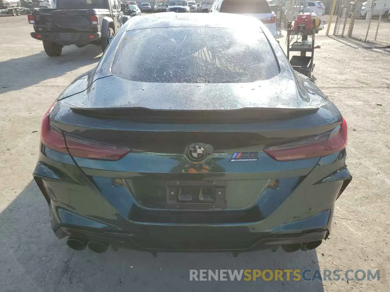 6 Photograph of a damaged car WBSAE0C08LCD01468 BMW M8 2020