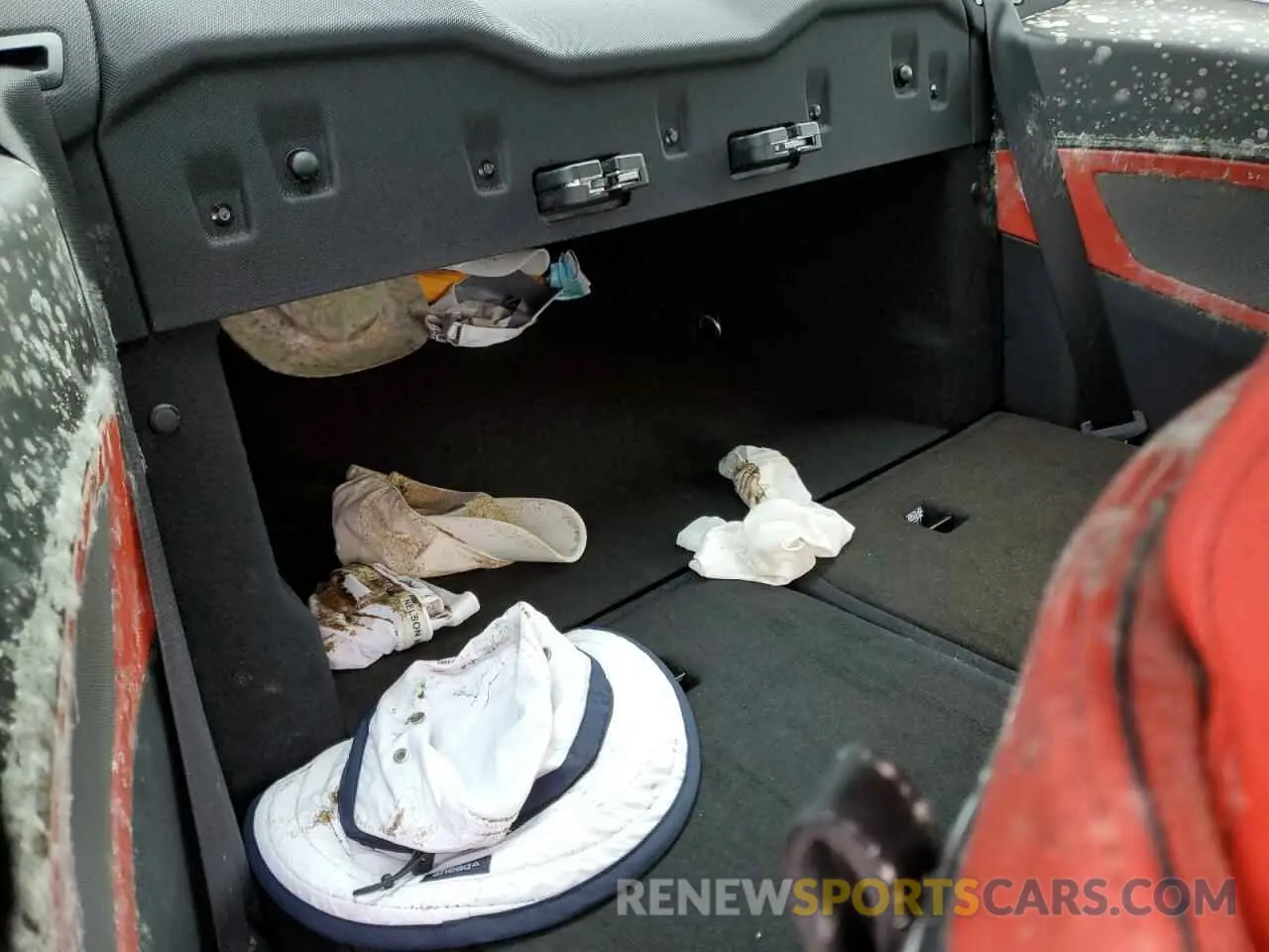 6 Photograph of a damaged car WBABC4C00MCF38902 BMW M8 2021