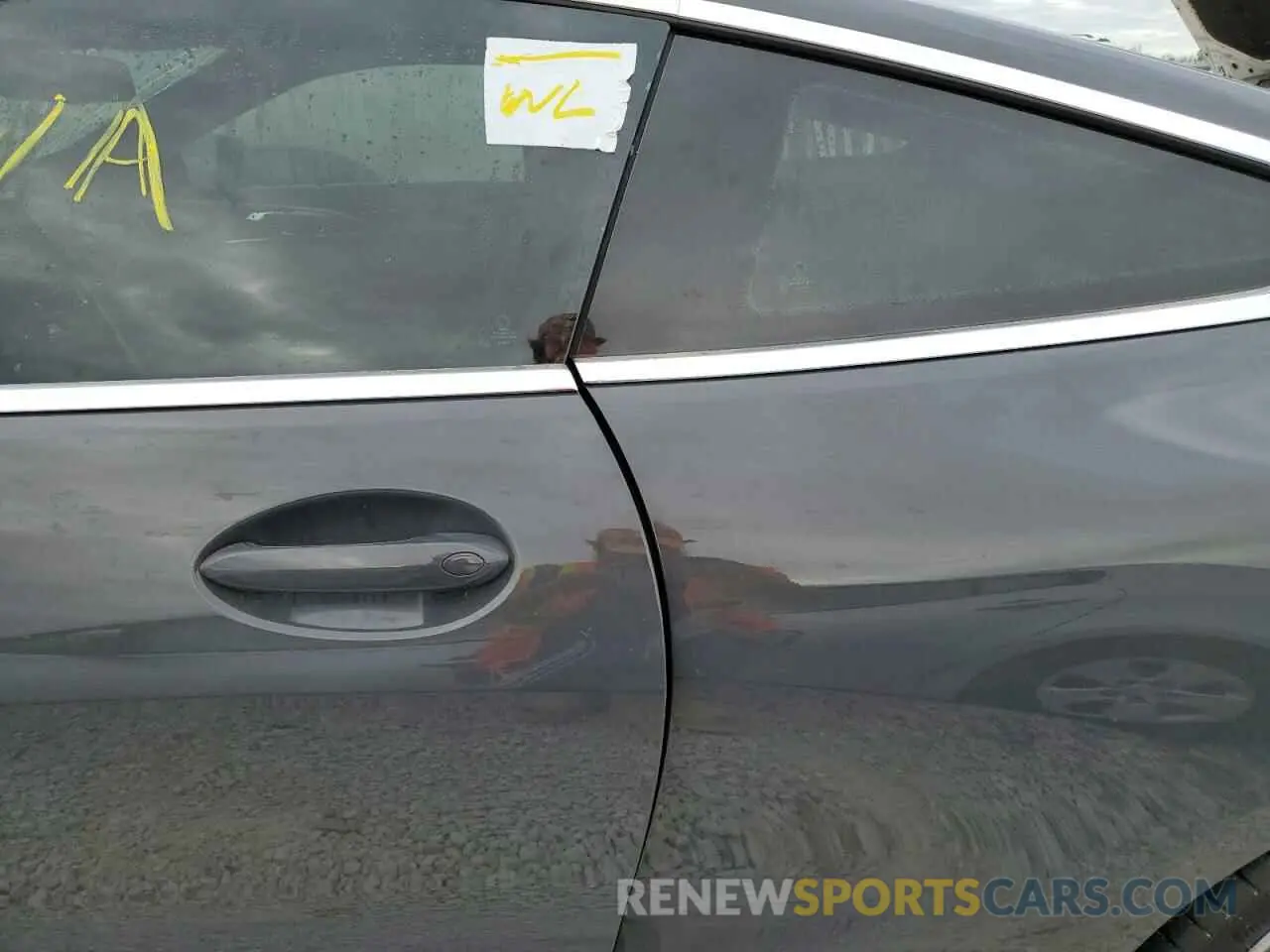 9 Photograph of a damaged car WBABC4C00MCF38902 BMW M8 2021