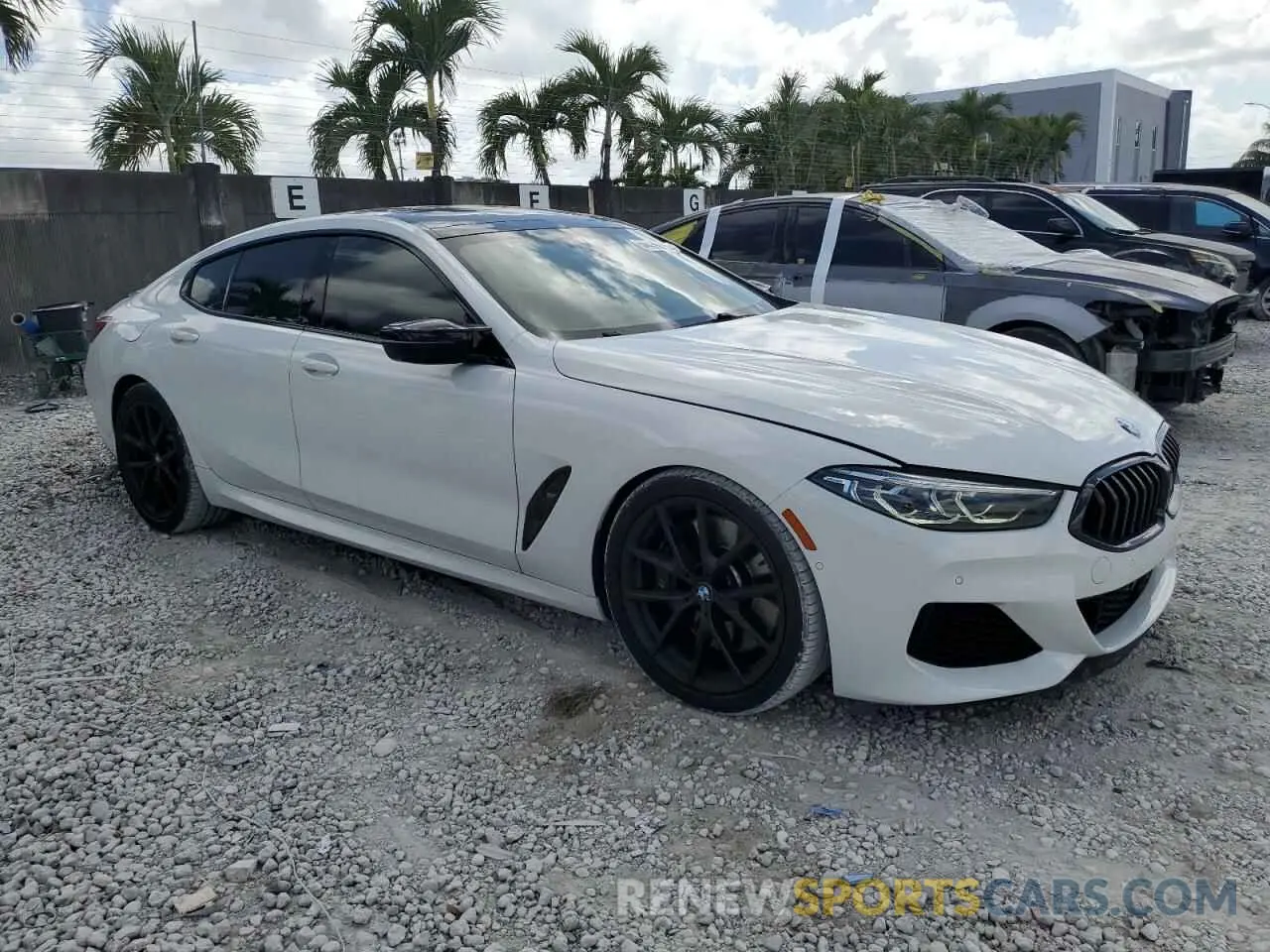 4 Photograph of a damaged car WBAGV8C01MCF72063 BMW M8 2021
