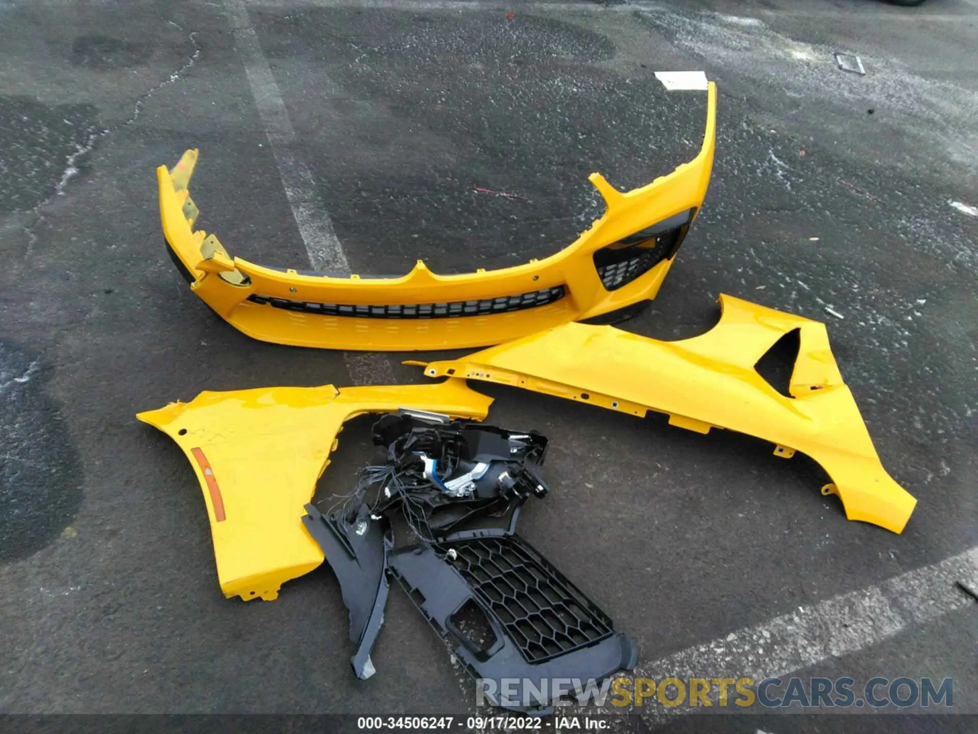 11 Photograph of a damaged car WBSGV0C01MCF74313 BMW M8 2021