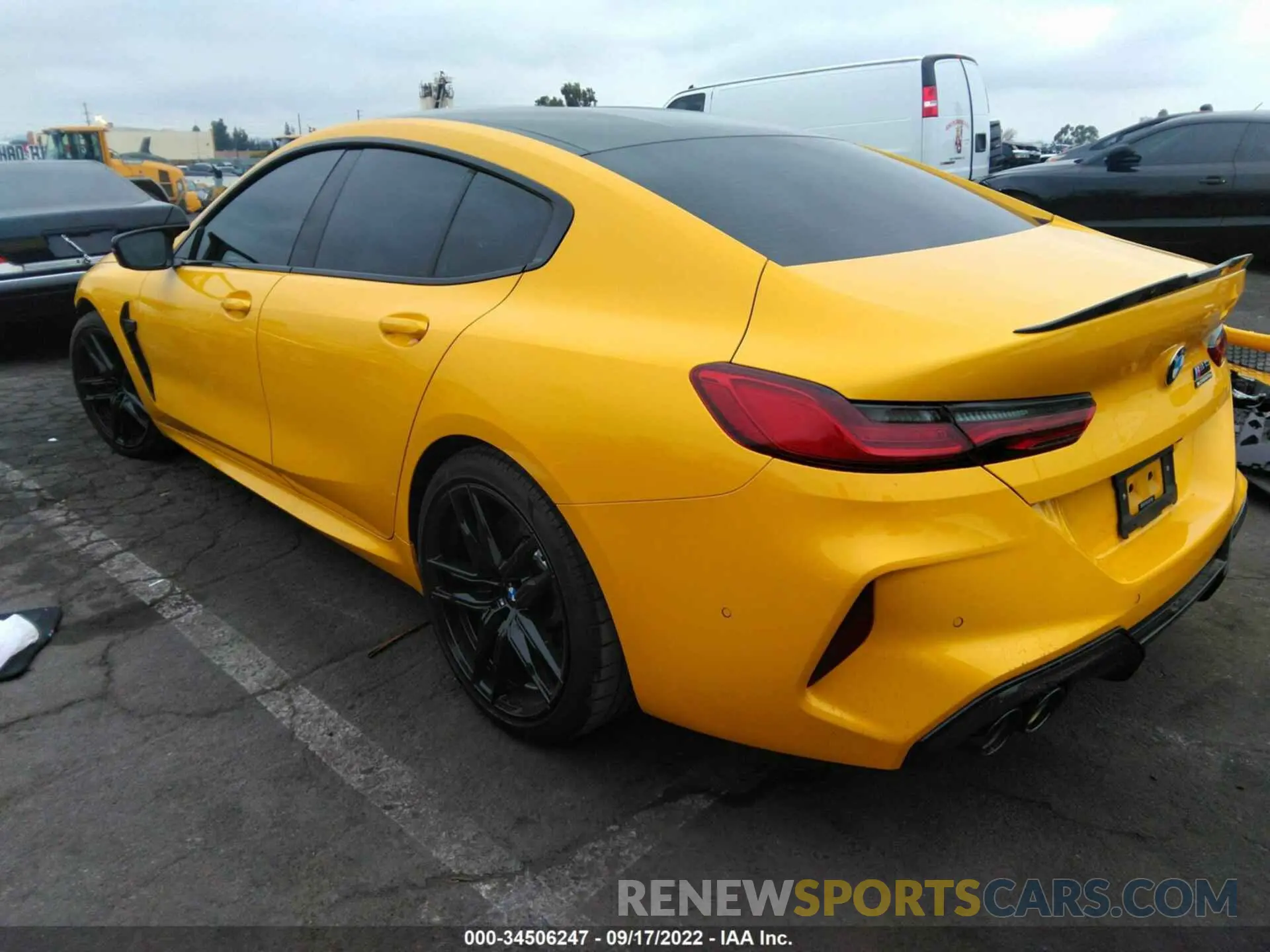 3 Photograph of a damaged car WBSGV0C01MCF74313 BMW M8 2021