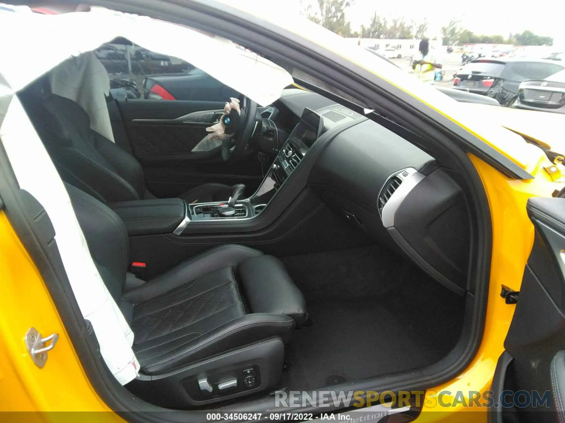 5 Photograph of a damaged car WBSGV0C01MCF74313 BMW M8 2021
