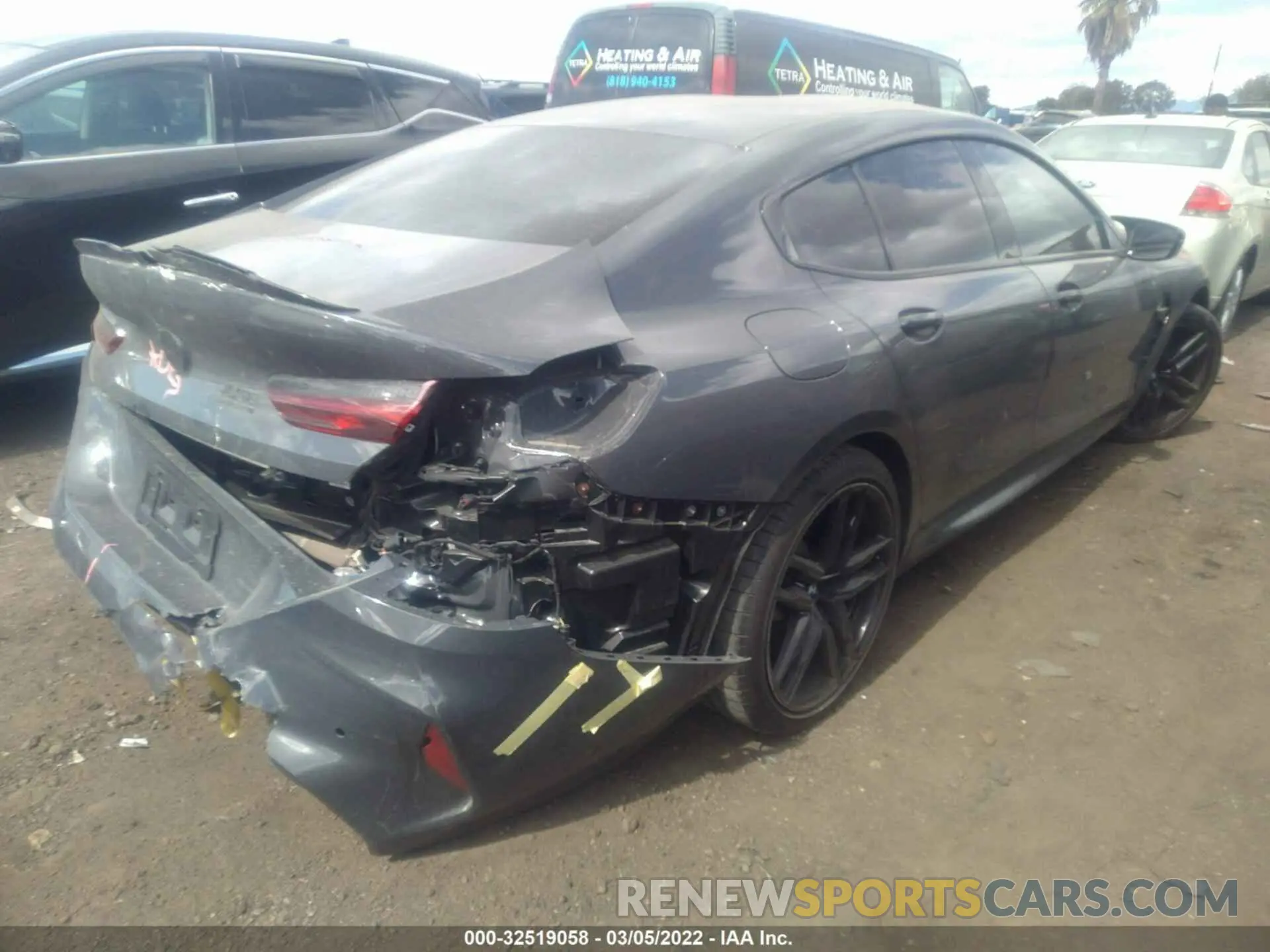 4 Photograph of a damaged car WBSGV0C03MCF13559 BMW M8 2021