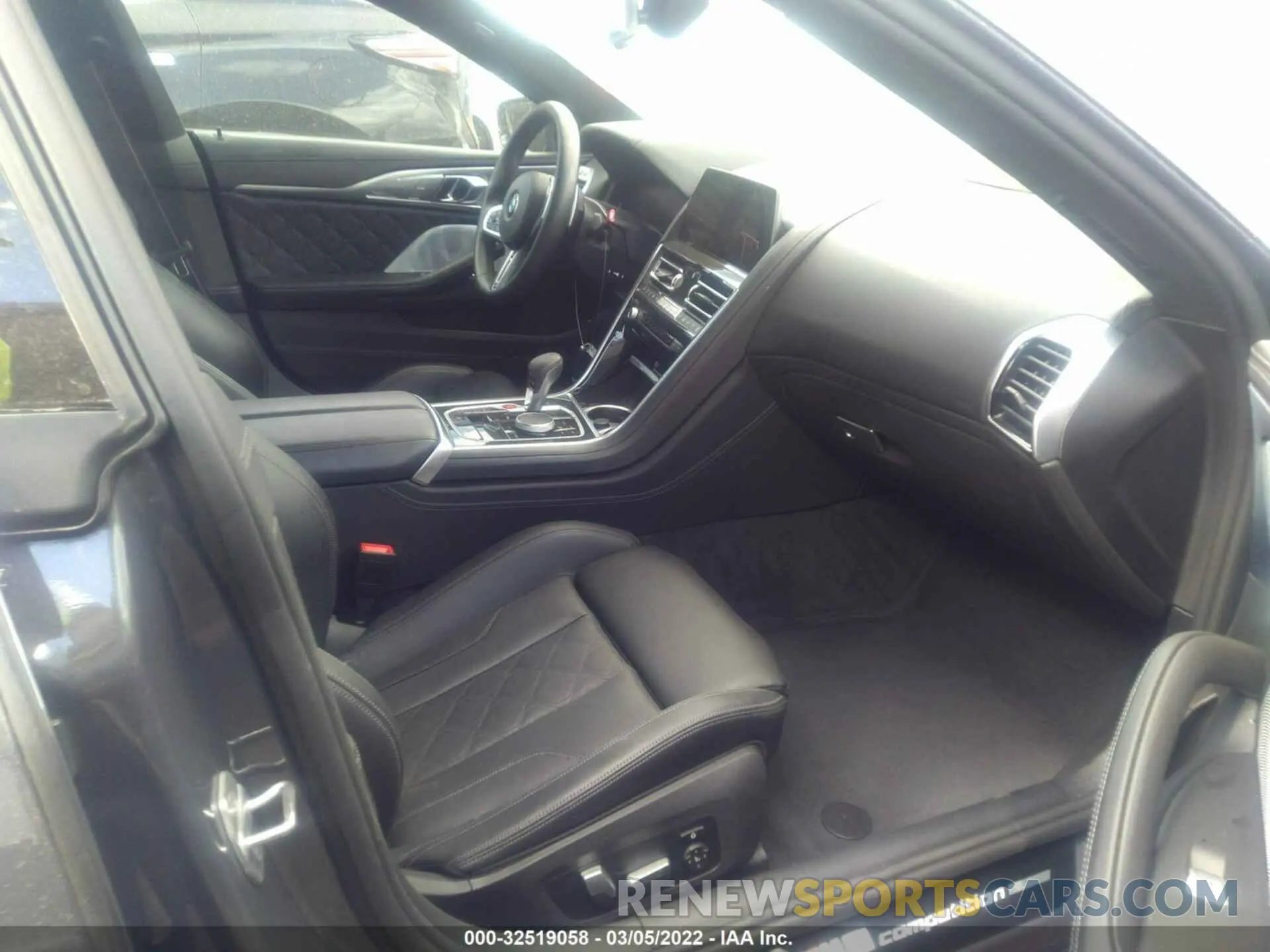 5 Photograph of a damaged car WBSGV0C03MCF13559 BMW M8 2021