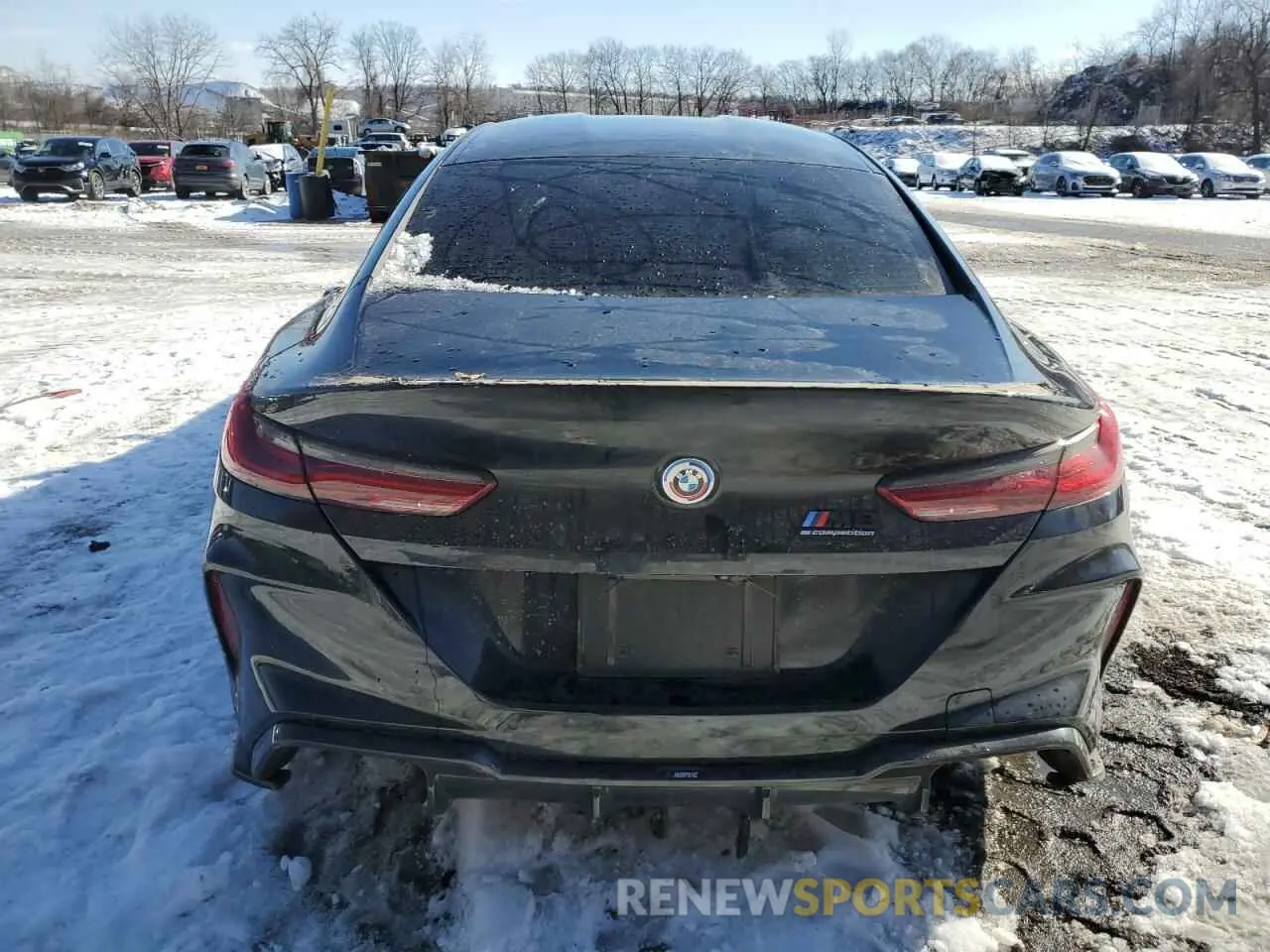 6 Photograph of a damaged car WBSGV0C07MCG45725 BMW M8 2021