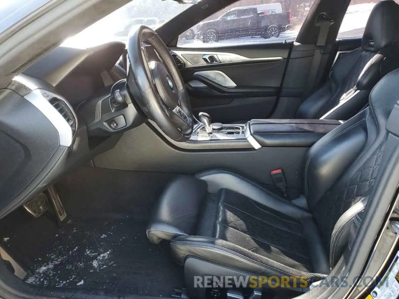7 Photograph of a damaged car WBSGV0C07MCG45725 BMW M8 2021