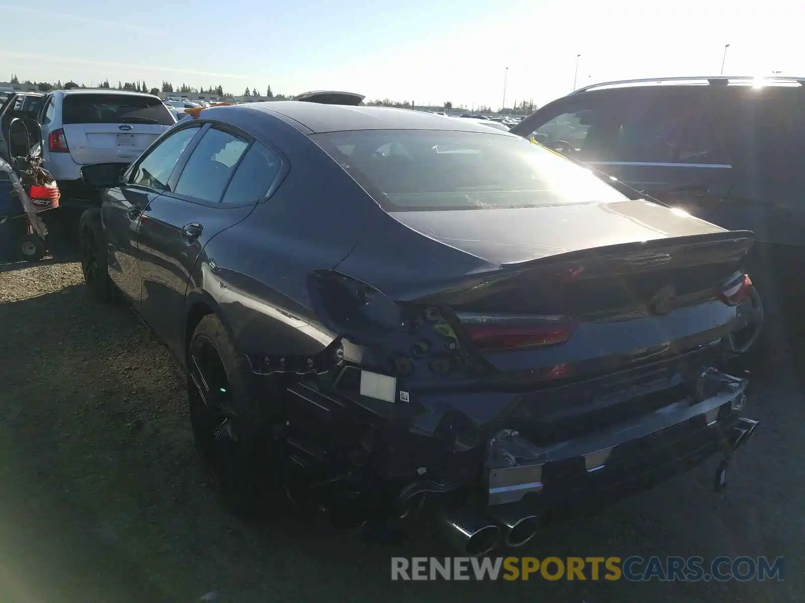 3 Photograph of a damaged car WBSGV0C09MCF18913 BMW M8 2021